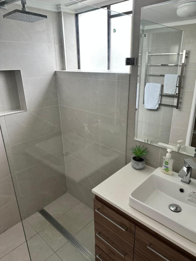 Queensleigh Holiday Apartments บรอดบีช ภายนอก รูปภาพ