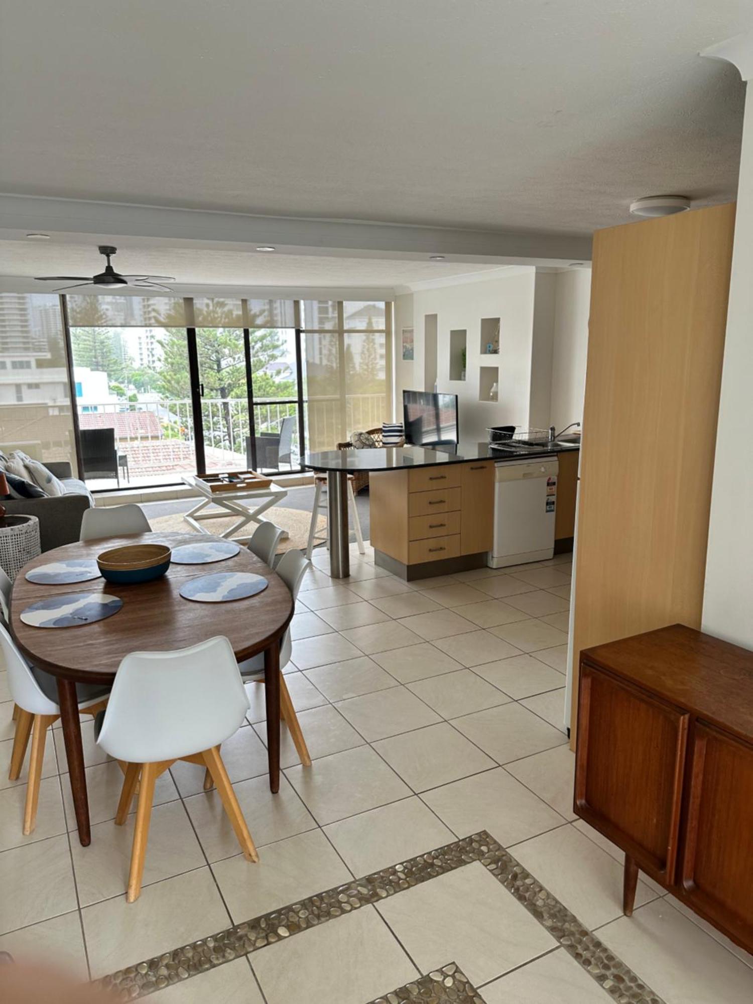 Queensleigh Holiday Apartments บรอดบีช ภายนอก รูปภาพ
