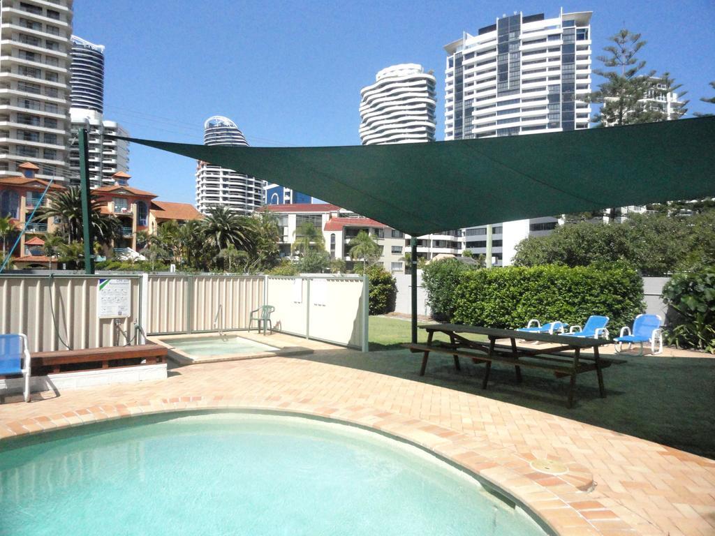Queensleigh Holiday Apartments บรอดบีช ภายนอก รูปภาพ