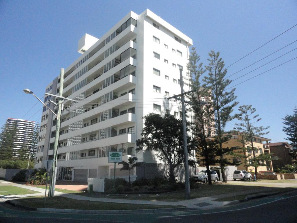 Queensleigh Holiday Apartments บรอดบีช ภายนอก รูปภาพ