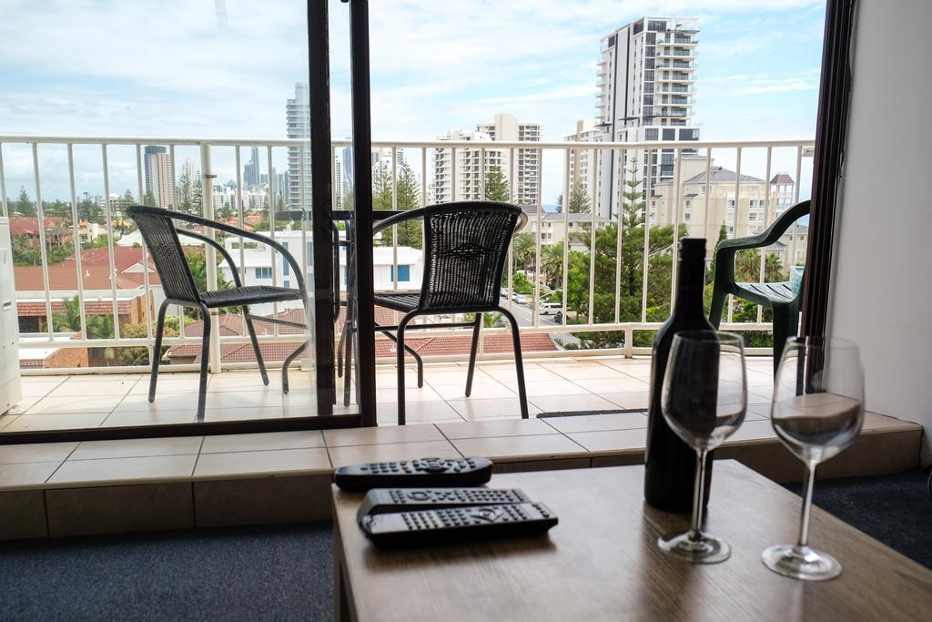 Queensleigh Holiday Apartments บรอดบีช ภายนอก รูปภาพ